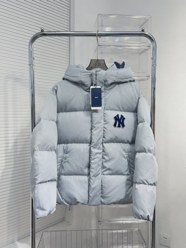爆款出货 Mlb新款后背毛巾刺绣 羽绒服 尺码Xs－Xxl