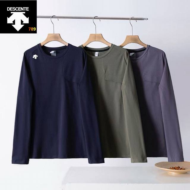 Descente 迪桑特秋新品户外磨毛长袖圆领T恤无痕压胶通勤休闲日常上衣 甄选高支精梳棉混纺面料，触感柔软细腻，亲肤透气，兼顾耐磨与挺括，不易变形。内里采用精
