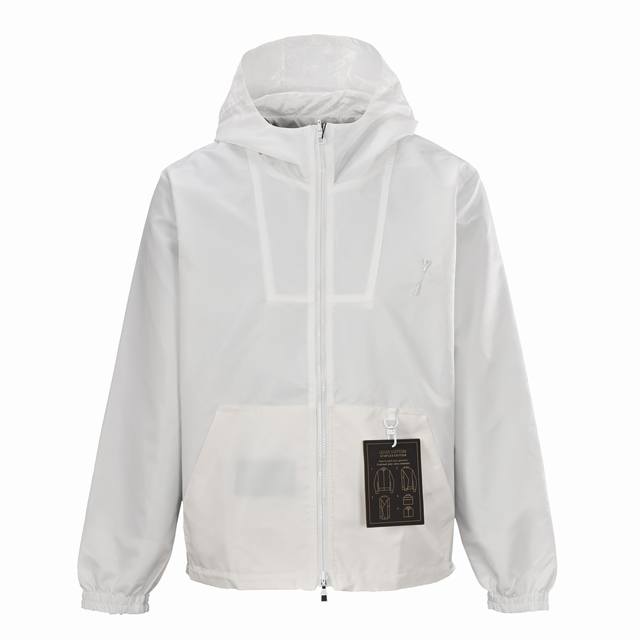 Louis Vuitton Lv 暗纹提花双面穿夹克冲锋衣外套 双面穿夹克，分为纯色面和满Logo提花面，两种风格随意切换，款式不需多说，低调奢华，双面都带走1