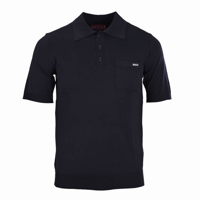 Gucci古驰Guc 小Logo嵌花针织短袖polo衫 定制冰漾超细60支针织绸，嵌花提花织法，采用接缝立体缝线，领口部位与腋袖部采用缝盘机作收针，收边明花提花