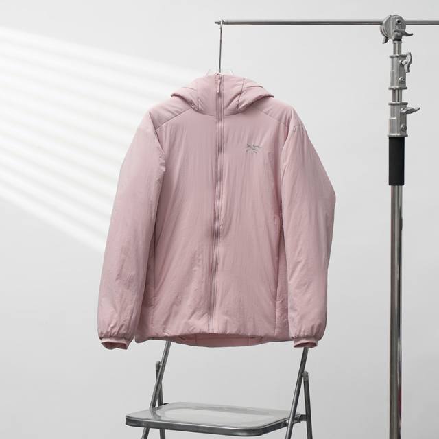 工厂p直供 Arc'teryx丨始祖鸟Atom Sv Coreloft阿童木二代p棉连帽棉服 配色：贝栗粉 尺码：S-2Xl