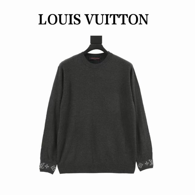 Louis Vuitton路易威登25Ss 提花螺纹袖羊绒毛衣 原14,800购入，以针织塑造简约廓形，袖口点缀Monogram提花，此款打底衫毛纱采用48支超