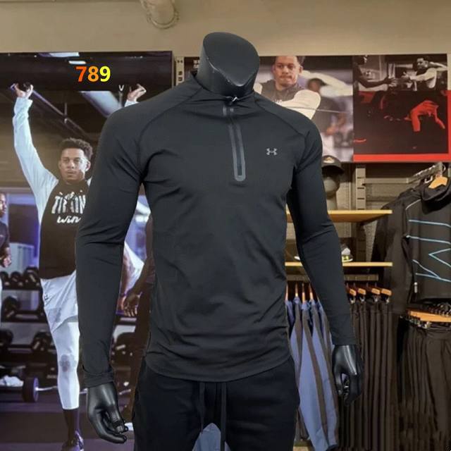 Ua安德玛 2025秋季新款男款立体压胶 弹力运动内搭户外休闲中厚半拉链打底衫长袖！锦纶拉绒面料，德芙版丝滑的感受！面料质感轻盈弹力，并具有专业吸湿排汗B114