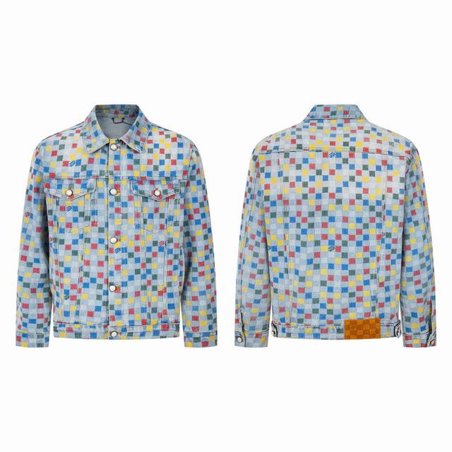 Lv路易威登25Ss彩格牛仔外套 原版26,600购入开发，采用重磅斜纹单宁牛仔布材质，定位提花匹布做彩色格子提花面料。全身对位材料，口袋花纹对位。后背麂皮皮牌