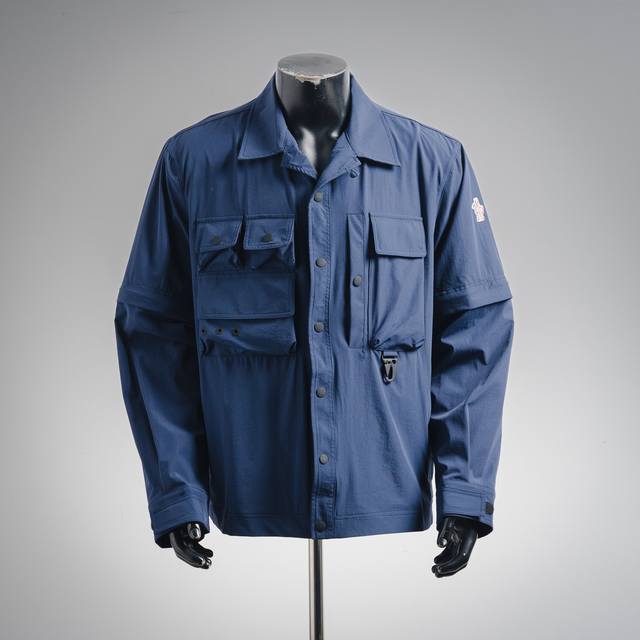 一衣两穿 Moncler Grenoble 蒙口可拆卸多功能户外夹克 原版12,500购入开发，面料采用定制定染双弹丝光府绸 定染柔网春亚纺 质感卓越 舒适贴肤