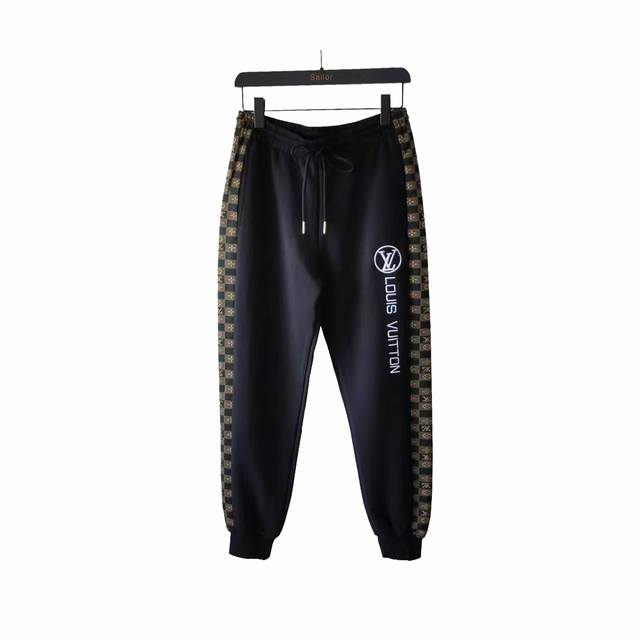 实拍细节图+尺码表 Louisvuittion 路易威登 24Ss侧边拼接棋盘格长裤 男女同款全新美学灵感趣味设计,渠道性质精品。让整体造型设计更加优雅时尚，今