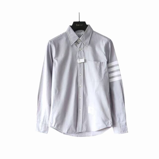 实拍细节图+尺码表 Thom Browne 汤姆布朗 .Tb经典色织法兰绒色织高密细纹衬衫 意大利制造产地标版本 面料采用高密色织定织 成分100%新疆长绒棉