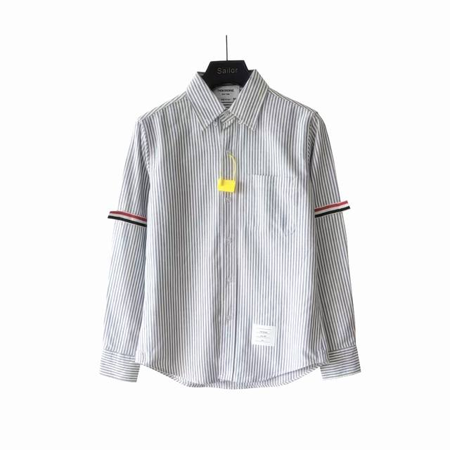 实拍细节图+尺码表 Thom Browne 汤姆布朗.Tb经典条纹双袖织带色织牛津纺衬衣 采用进口缝纫设备缝制 透明琉璃扣子 Zp牛津纺面料 色织条纹布 高清还
