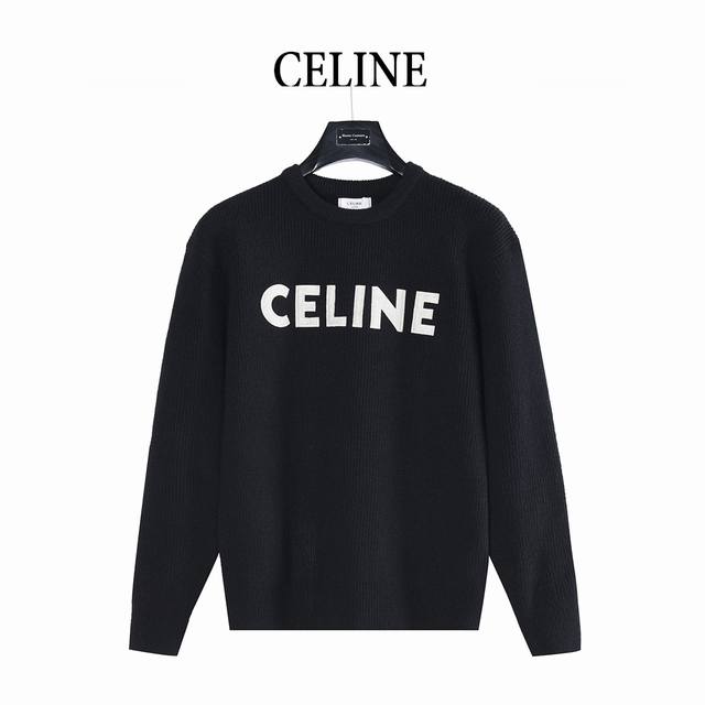 Celine 赛琳 贴布字母Logo圆领毛衣 采用定织白绒 55羊毛，45小白棉。面料混合搭配织出，成衣效果版型立体不易变型 胸前贴布面料采用真鹿绒皮，带有绒毛