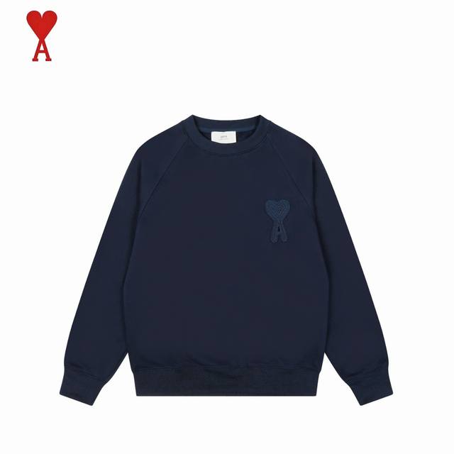 Ami 2025Ss 爱心毛巾绣章仔刺绣插肩圆领卫衣 抛开一切乱七八糟的话术 我们直接来到商品参数： 380G定制粗糙手感面料 正确插肩袖做工 每一处细节100