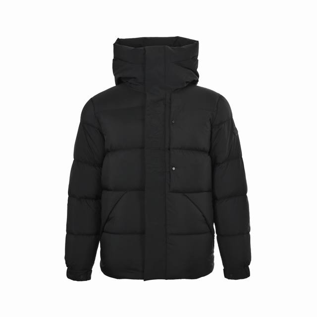 Moncler 蒙口 22Fw 黑武士羽绒服 内填充80白鸭绒 保暖舒适且不臃肿 大方块而形成的面包服版型 每块方格都是均匀的分配 牢牢的锁住羽绒温暖着你的身形
