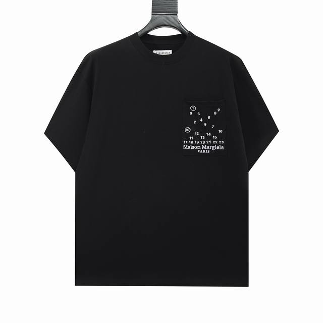 高版本Maisonmargiela 马吉拉 刺绣数字短袖，男女同款。胸前口袋，高密度重工刺绣数字字母Logo， 满满的高级感 性价比超高 手感超级柔软、细腻、柔