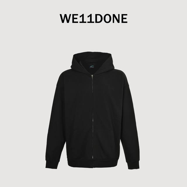 We11 Done 新款爱豆丁禹兮同款上身后背Logo象牙珍珠烫钻连帽拉链卫衣外套 用简约的空间以无畏着装表达个性注入叛逆色彩经典制服叠穿呈现层次与魅力张扬而充