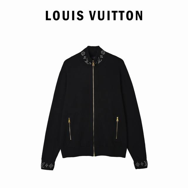 Louis Vuitton 路易威登 25Ss 提花螺纹立领拉链毛织外套 原16,700购入，以针织塑造简约廓形，为衣领和袖口点缀 Monogram提花，成分为