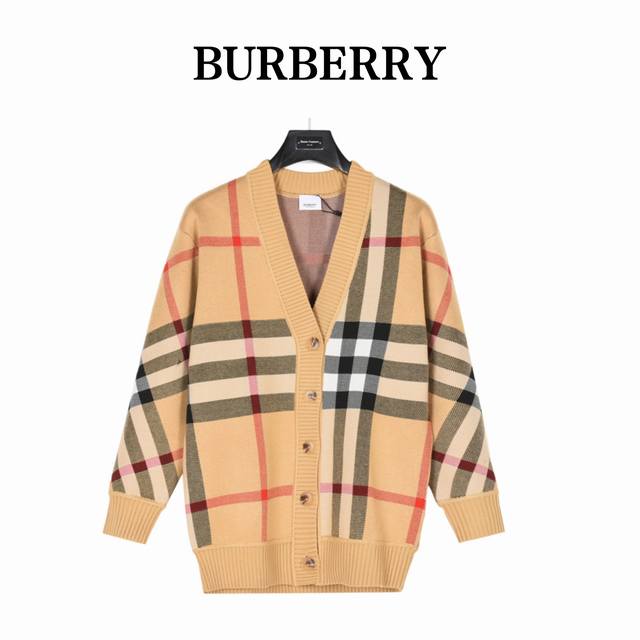 Burberry巴宝莉 23Fw 加厚格纹拼条条纹针织开衫毛衣 原版11200购入，72%羊毛28%化纤，原版四个颜色定染纱线。 12针进口电脑织机，整件衣服有