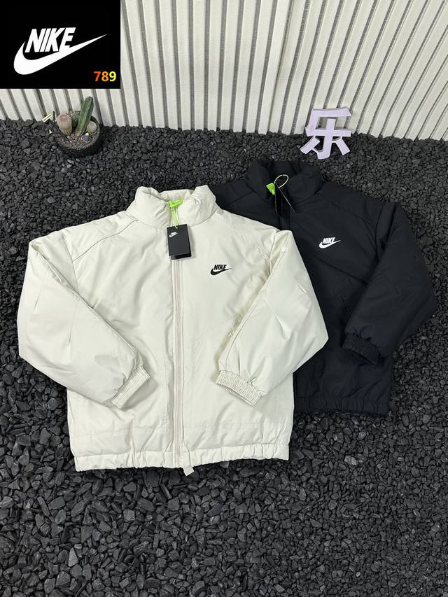 Nike 耐克 冬季新款学院风男女情侣款立领保暖面包服连帽棉服外套 冬季新款，最高品质，男女同款，可配情侣，纯天然高克重手塞棉填充，十分饱满，具有很好的垂感，触
