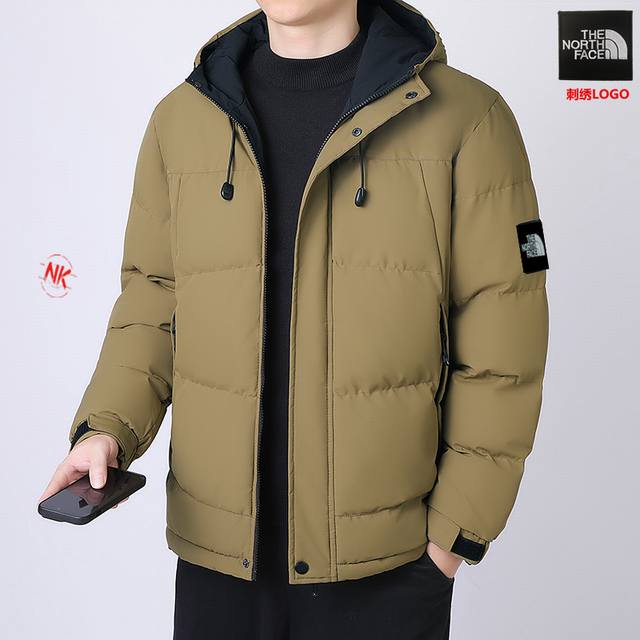 刺绣Logo 北面The North Face系列，男冬装外套冬季立领棉衣男装潮牌情侣装短款羽绒棉服 满满的驾驭感也不必多说了。限定也是必须安利介绍。 为了能做