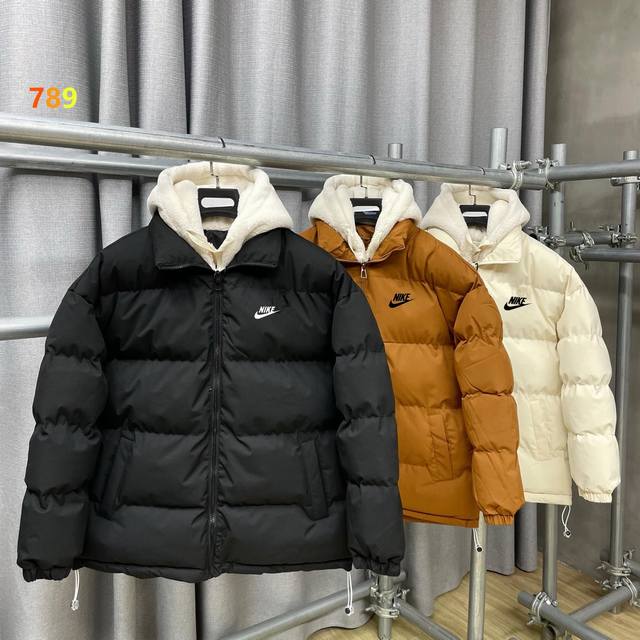 Nike耐克假两件 羊羔绒撞色拼接 立领 宽编织袋抽绳 连帽 加厚加棉 羽绒棉衣 面包服 冬季新款上新 专柜同步热卖款 定制高品质冬季防风面料 连帽处羊羔绒 采