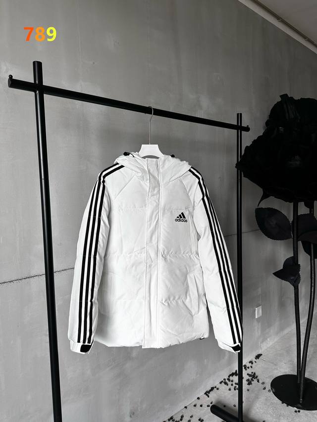 Adidas 阿迪达斯专柜经典款三条杠羽绒棉服面包服，三色可选，男女同款，专柜长青百搭款，情侣款面包服，经典百搭永不过时系列绝佳冬季穿搭必备单品 寒冬一定闭眼入