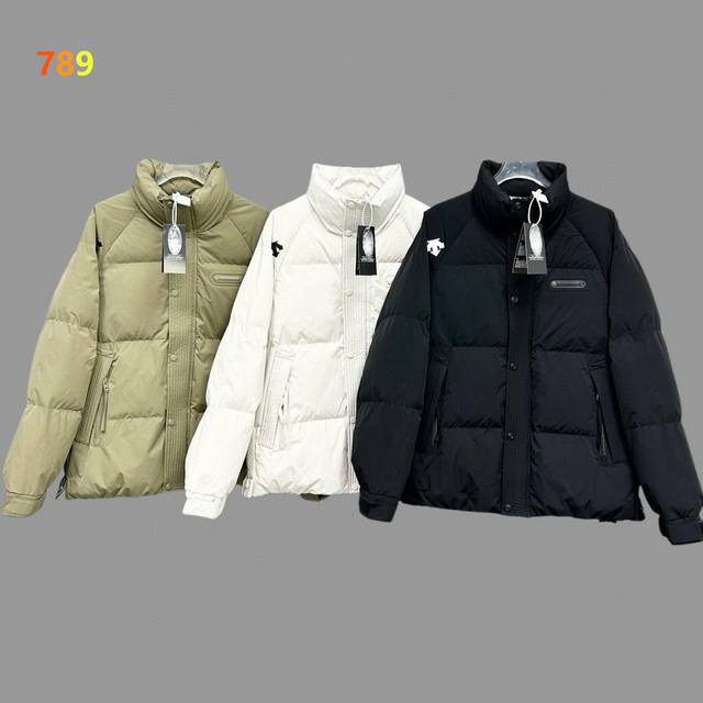 Descente 迪桑特 光转热能 秋冬滑雪面包廓型立领运动羽绒服情侣款 -自带导热性能，保暖效果超级好。男女情侣同款，全新Ski Style户外系列短款羽绒服