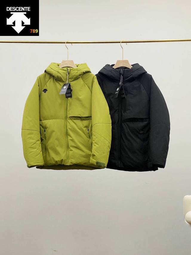 Descente*迪桑特 25年冬季冬季新品连帽高版本黑科技石墨烯发热加厚棉衣，男女情侣款轻松驾驭！ 运动版型剪裁 以城市户外通勒所需为一体的设计打造！ 以充分