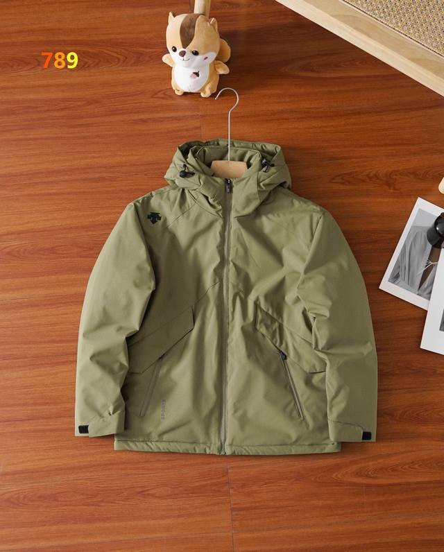 Descente-迪桑特男女款户外防风防泼水冬季男士加厚防寒保暖棉衣棉服 内里加绒加厚,上身有型不臃肿通勤和商务都能驾驭 户外防风防泼水面料 高密定织,不透风秋