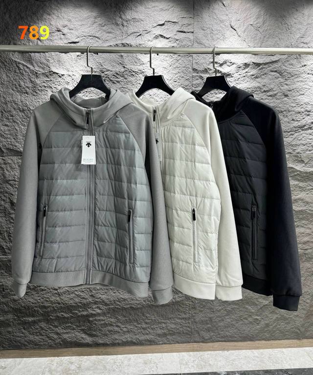迪桑特轻薄款25秋冬新款！90%新国标白鸭绒！男士时尚休闲百搭拼接连帽羽绒服！ 1太赞啦！全新升级板！观网门店同步！90%新国标白鸭绒填充！优质大朵绒！防风保暖