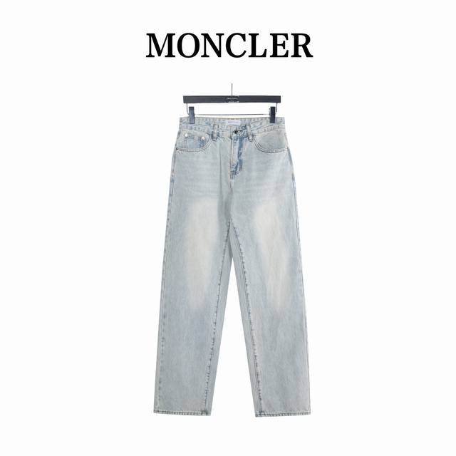Moncler 蒙口 25Fw后袋半Logo压花牛仔长裤 今年为止做的最牛逼的牛仔裤，重度水洗工艺，暗藏玄机的细节非常多，这次主推的裤子无论是版型还是上身都太完