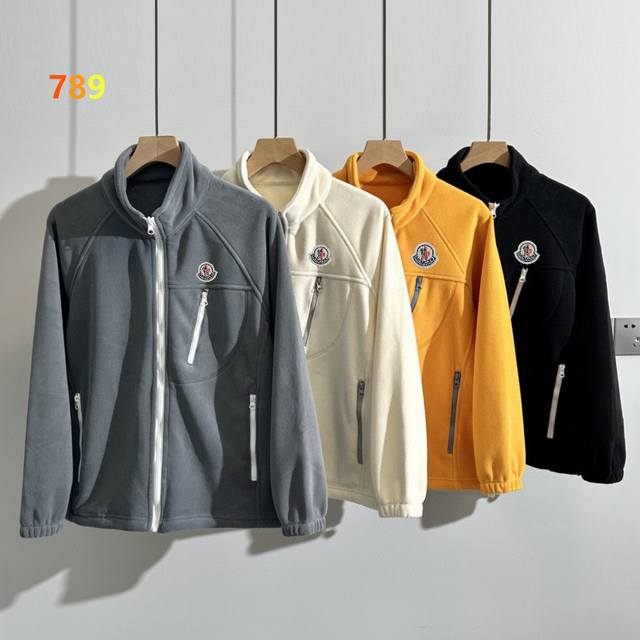 蒙口立领摇粒绒开衫高端狠货！秋 冬新款！新款 男士限量版羊毛衫上衣！紧致的做工！真心不错！ 这个羊毛衫做工真心的屌！专柜四位数了！经典简约大方！冬季男装简约新品