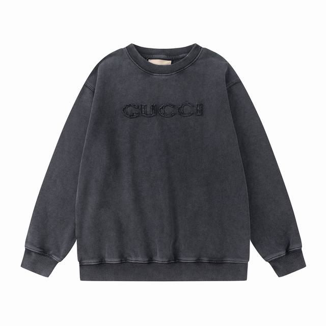 款号：750， Gucci新品！秋冬系列高克重水洗做旧卫衣。 选用客供定制针织100%纯棉面打造,面料手感细腻，厚实有质感的纯棉布 高密度的机织工艺，如棉絮般柔