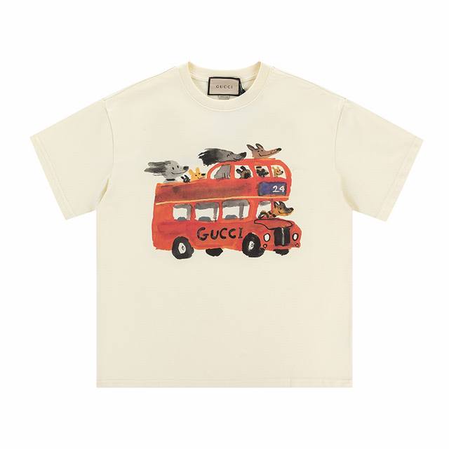 款号 ：357， Gucci新品！ 无感印花 高克重短袖 选用客供定制针织100%纯棉面打造,面料手感细腻，厚实有质感的纯棉布 高密度的机织工艺，如棉絮般柔紧致