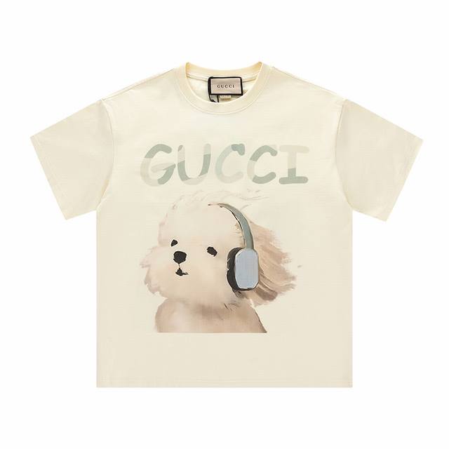 款号 ：361， Gucci新品！ 无感印花 高克重短袖 选用客供定制针织100%纯棉面打造,面料手感细腻，厚实有质感的纯棉布 高密度的机织工艺，如棉絮般柔紧致
