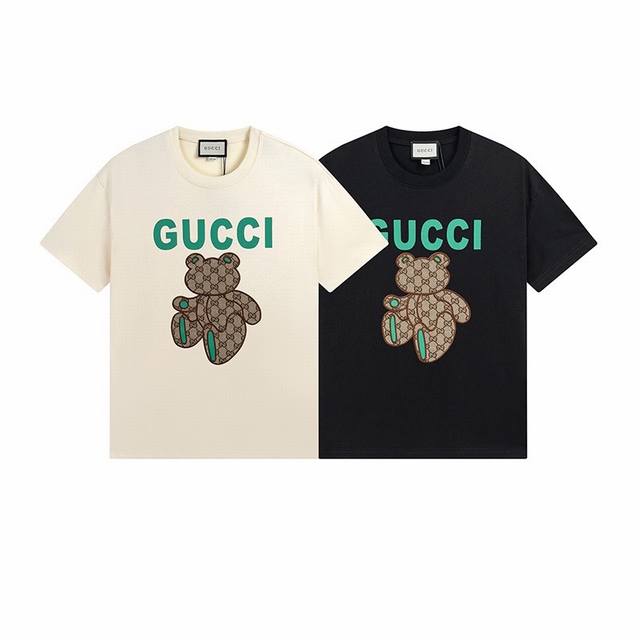 款号 ：542， Gucci新品！早春系列高克重短袖 选用客供定制针织100%纯棉面打造,面料手感细腻，厚实有质感的纯棉布 高密度的机织工艺，如棉絮般柔紧致舒适