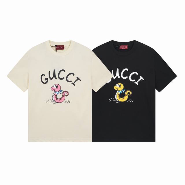 款号 ：302， Gucci新品！ 生肖蛇 早春系列高克重短袖 选用客供定制针织100%纯棉面打造,面料手感细腻，厚实有质感的纯棉布 高密度的机织工艺，如棉絮般
