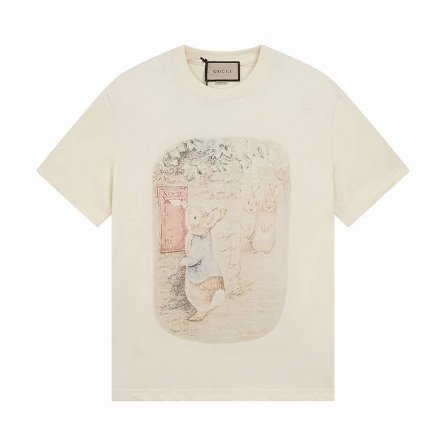 款号 ：307， Gucci新品！ 无感印花 早春系列高克重短袖 选用客供定制针织100%纯棉面打造,面料手感细腻，厚实有质感的纯棉布 高密度的机织工艺，如棉絮