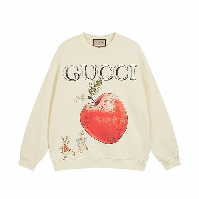 款号：704， Gucci新品！ 秋冬系列高克重卫衣 选用客供定制针织100%纯棉面打造,面料手感细腻，厚实有质感的纯棉布 高密度的机织工艺，如棉絮般柔紧致舒适