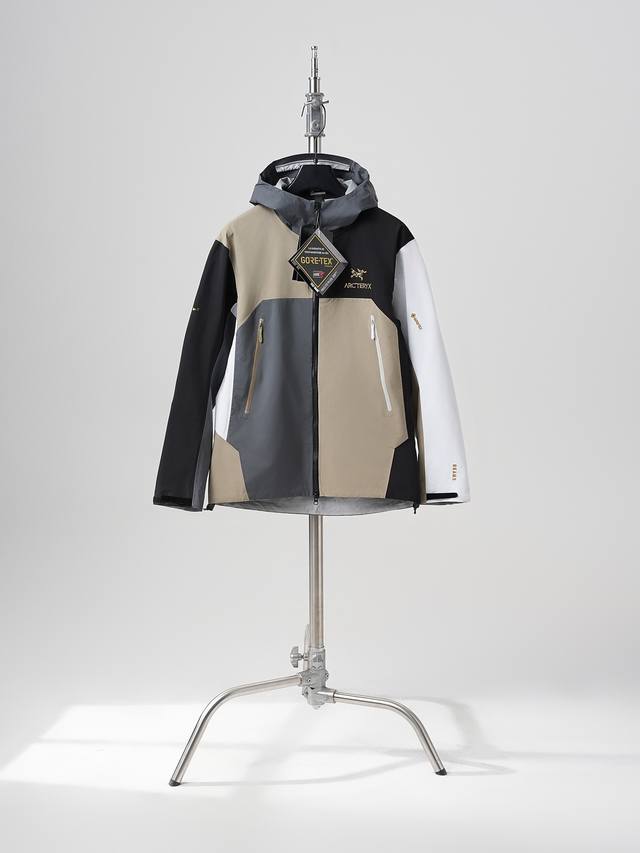 款号：406， 鸟家冲锋衣，Arcteryx X Beams联名款。 最高品质，无须多言，随意对比。 尺码：S.M.L.Xl.Xxl