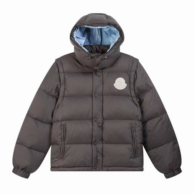 顶级版本 大货细节图 Moncler Cyclone二合一羽绒夹克外套. 一件轻松过冬.秒变 夹克 连帽马甲 立领马甲 连帽羽绒外套. Cyclone羽绒服搭配