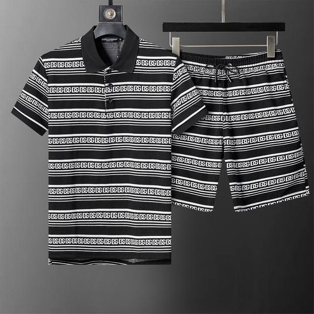 款号：A741# 2026年春夏新款男装休闲翻领短袖短裤套装，针织提花面料， 款式时尚又 帅气，面料舒适，做工严谨 ，走线工整。上身效果好 码数 M-3Xl 黑