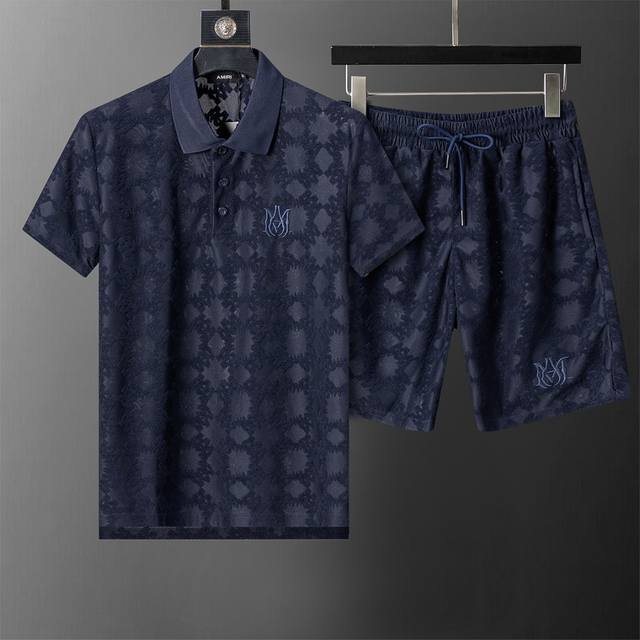 款号：A733# 2026年春夏新款男装休闲翻领短袖短裤套装，针织毛巾提花面料， 款式时尚又 帅气，面料舒适，做工严谨 ，走线工整。上身效果好 码数 M-3Xl