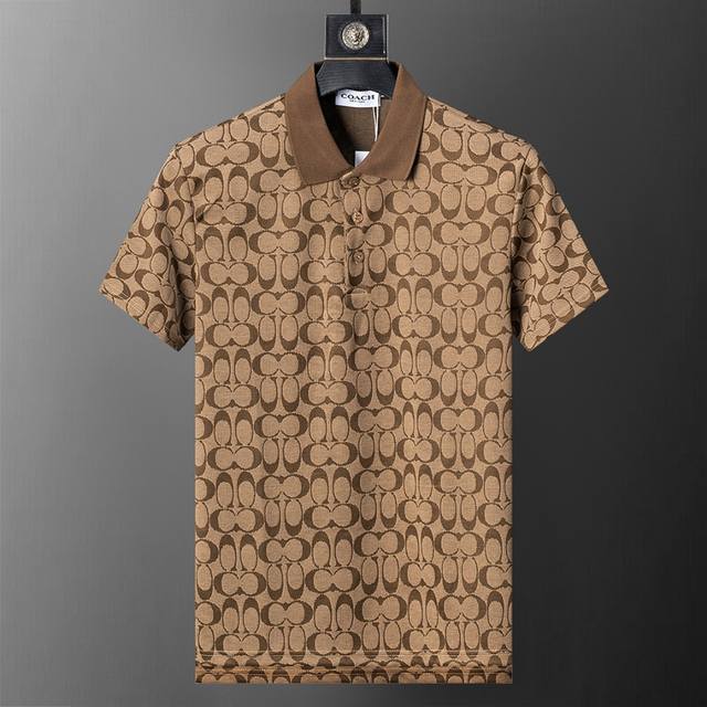 款号：A838# 2026年春夏官网同步新款翻领T恤，针织提花面料 帅气，面料舒适，做工严谨 ，走线工整。上身效果好 码数 M-3Xl 卡其