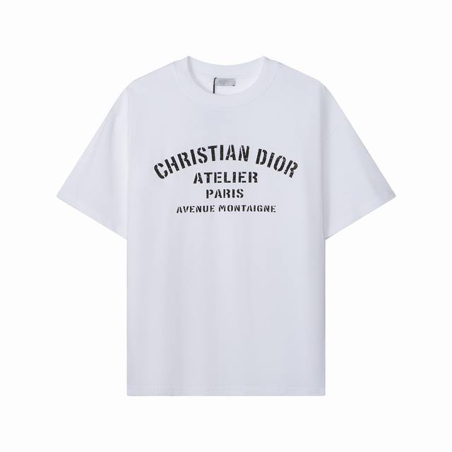 3212款，高端定制，独家最高品质版本Dio*家Logo印花圆领短袖T恤，采用独家定制290G原版1:1双股双纱纯棉面料，定织定染同缸无色差罗纹，定制1:1辅料