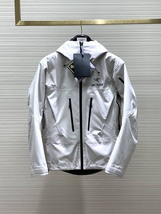 最新款始祖鸟三合一可拆卸羽绒服防水防风透气性好，质量绝对保证，穿不坏！ 户外三合一，羽绒服防风保暖一站式搞定.全新始祖鸟男女同款户外三合一羽绒服 Acr'ter