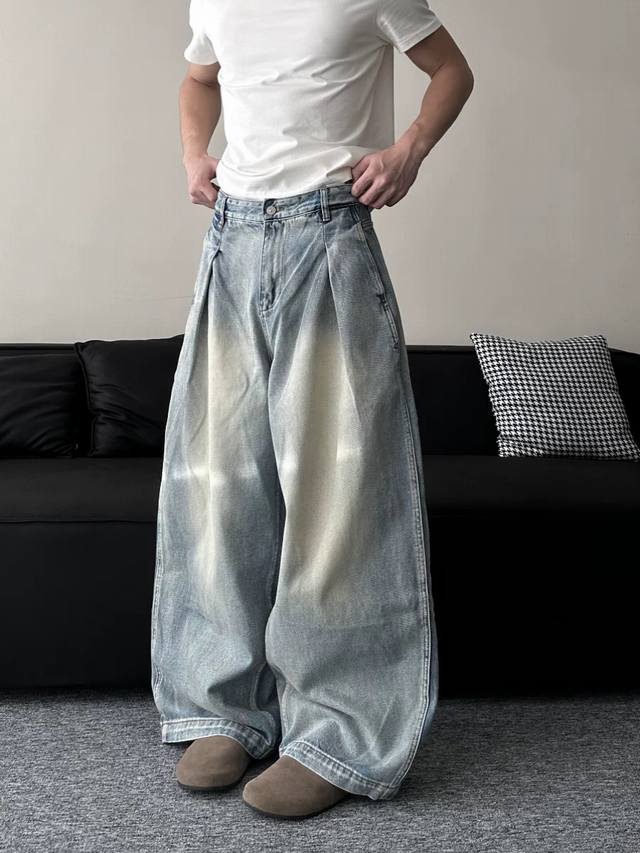 款号Xk3729 美式复古捏褶设计感牛仔裤男女潮流宽松复古阔腿裤休闲长裤，面料定制经过一流的高工艺水洗 ，质地紧密 色泽均匀 纹理清晰，上身非常舒适 直筒版型