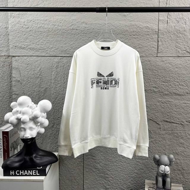 Fen*Di芬迪 秋冬季新款 长袖圆领卫衣 立体厚板硅胶拼接工艺 定制毛圈面料 男女同款 颜色：黑色 白色 尺码： S 90-130斤 M 120-150斤 L