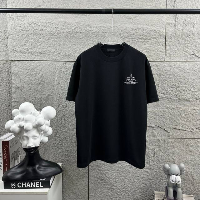 普拉*达 prad* 春夏款 个性经典刺绣工艺 定制双纱平纹纯棉面料 短袖T恤 男女同款 颜色：黑色 白色 尺码： S 90-130斤 M 120-150斤 L