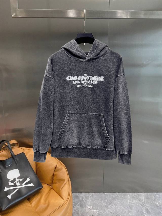 克罗星 2025Ss秋冬新款 长袖 戴帽卫衣，高端版本！定制面料 透气舒适度高，细节无可挑剔，品牌元素设计理念，体现高品质。手感细腻柔软！呈现休闲裁剪，上身版型