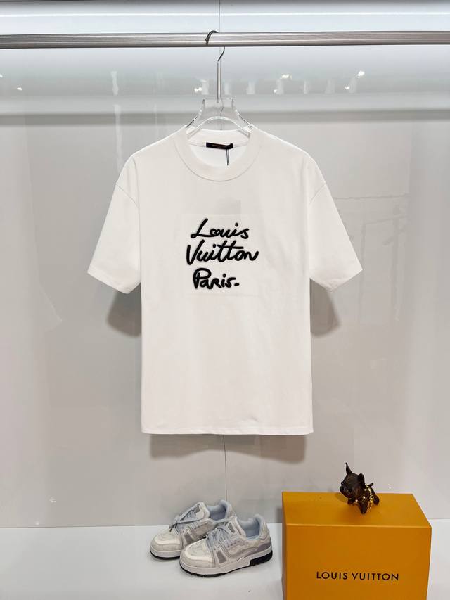 D］ Louis Vuitton 路易威登 Lv 驴家 2026新款 万针刺绣签名字母Logo 男女同款 短袖T恤 定制320克重100％双纱纯棉面料 定染32