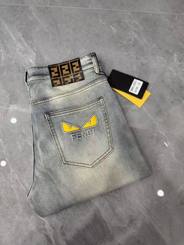 顶级版本 ［D］ 。2026春夏欧洲专柜新款 超A代购级别海外贸易公司订单货源，顶级原单高端男士定制时尚修身小直筒牛仔裤222～3 颜色：重工艺炒沙洗水，图片色