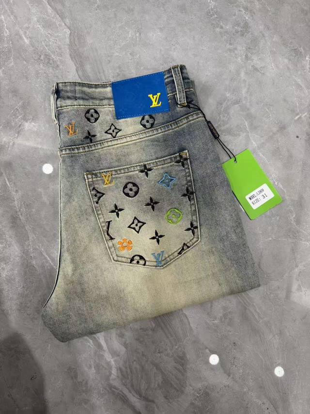 顶级版本 ［D］ 。2026春夏欧洲专柜新款 超A代购级别海外贸易公司订单货源，顶级原单高端男士定制时尚修身小直筒牛仔裤3909 颜色：重工艺炒沙洗水，图片色